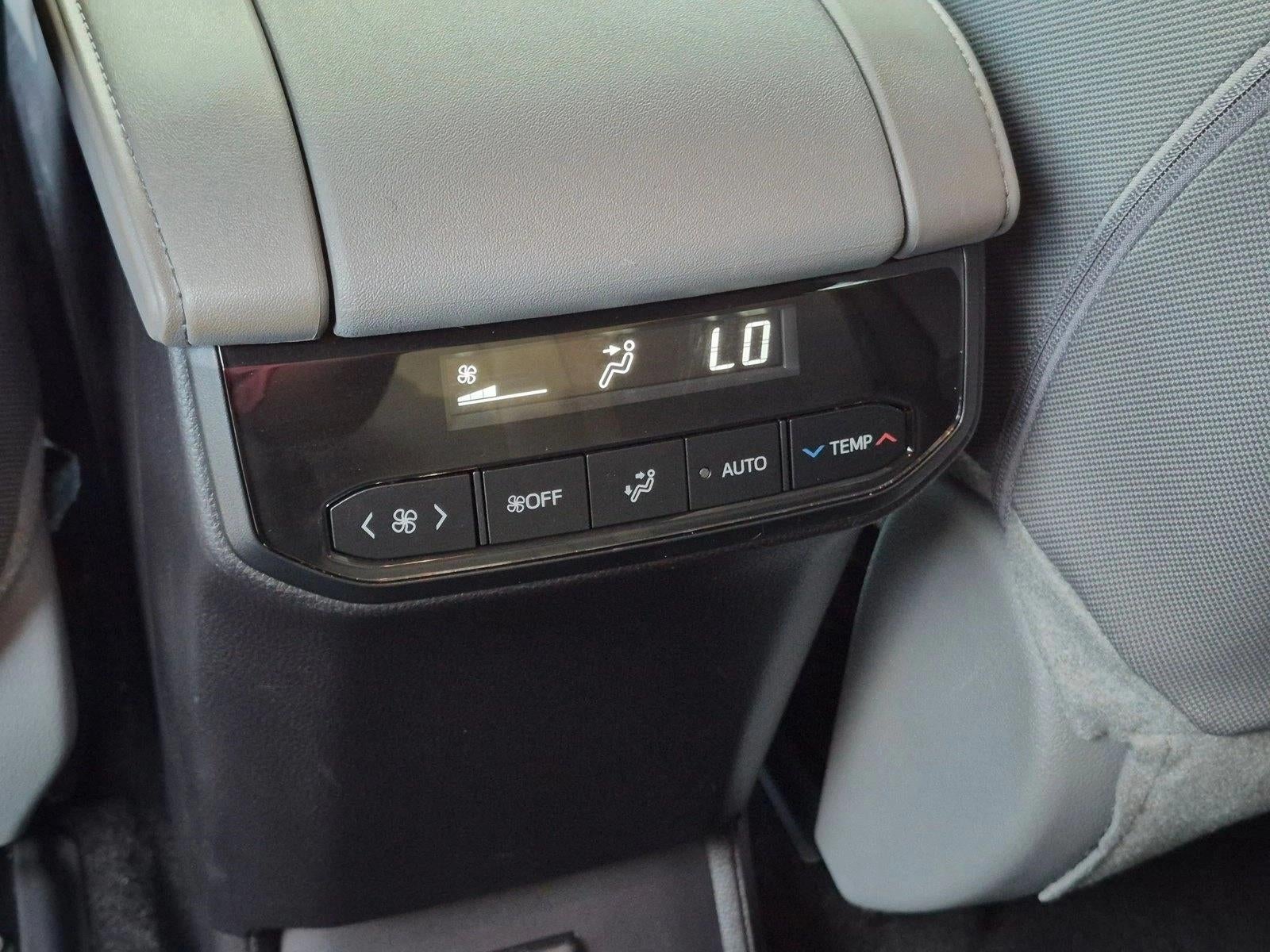 2024 Toyota Highlander LE FWD (Natl)