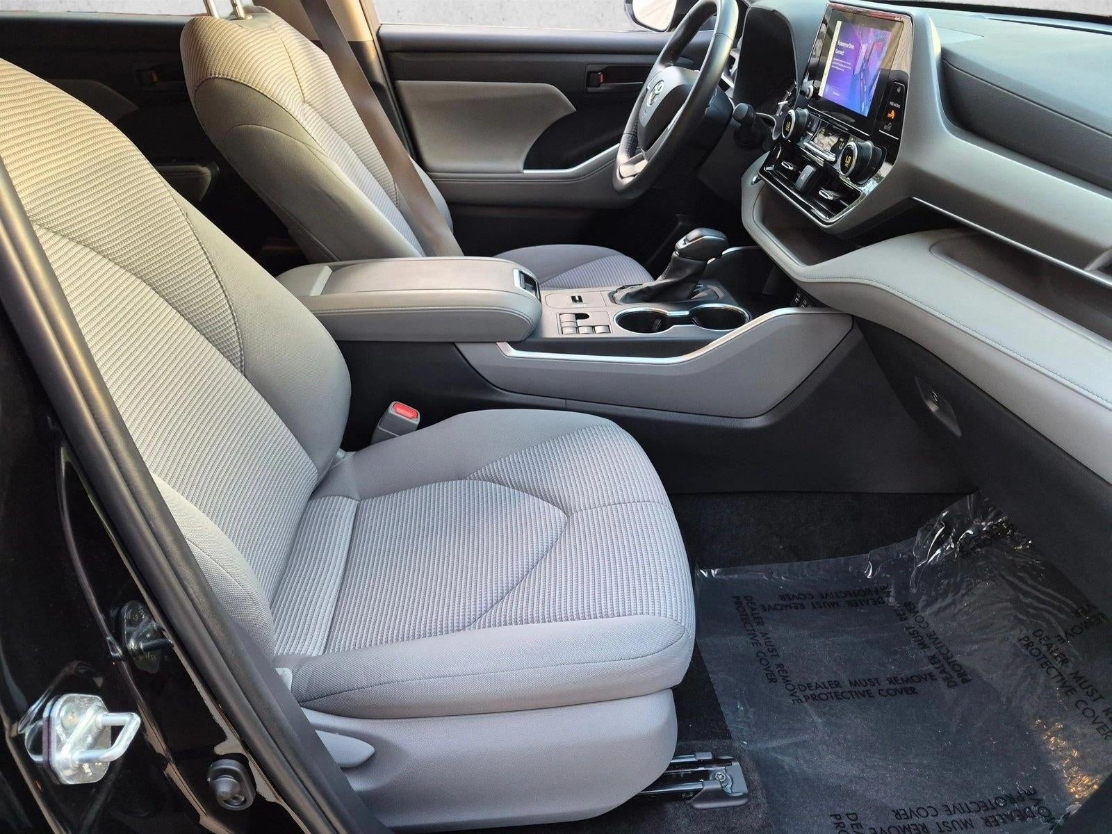 2024 Toyota Highlander LE FWD (Natl)