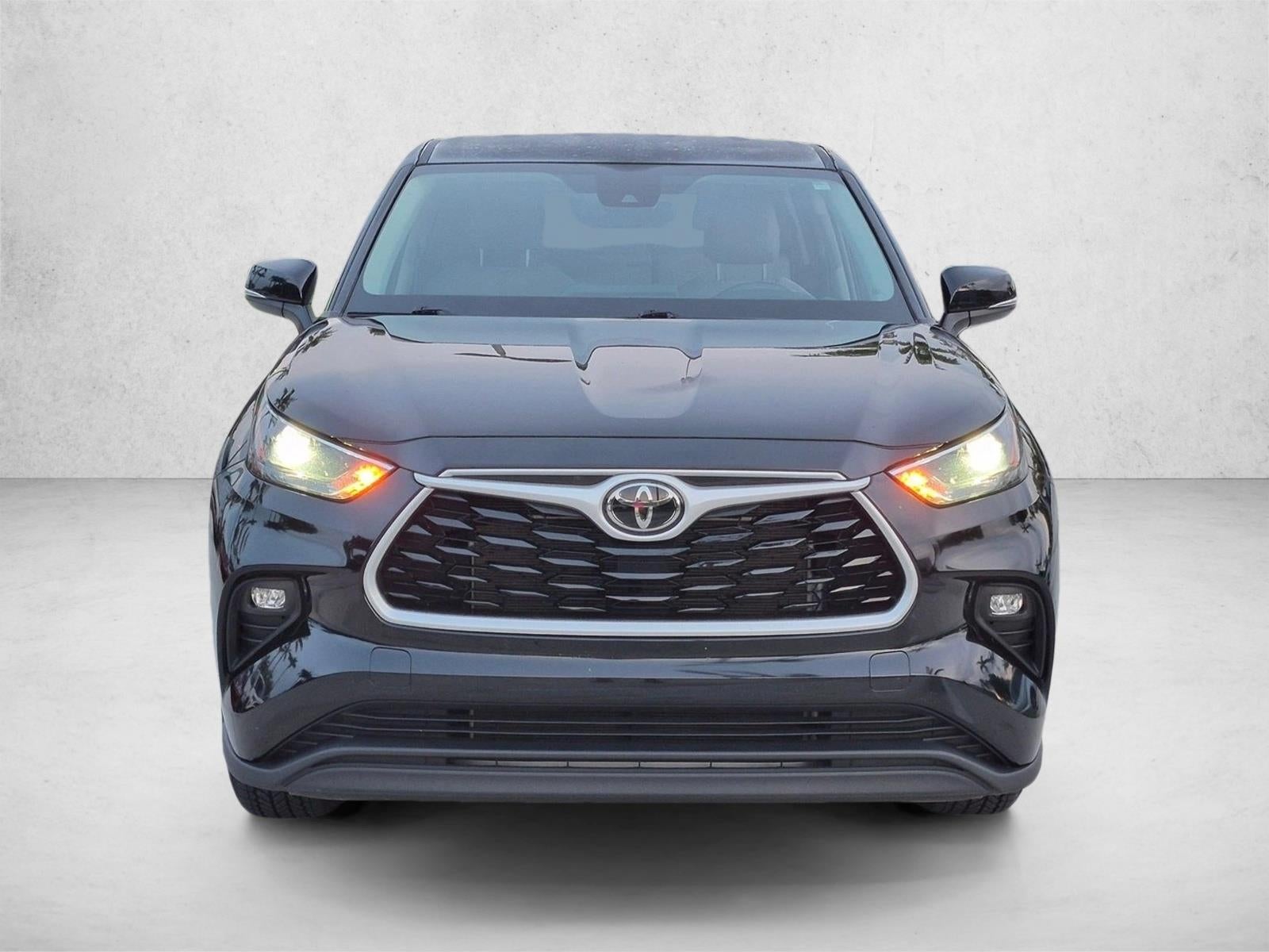 2024 Toyota Highlander LE FWD (Natl)