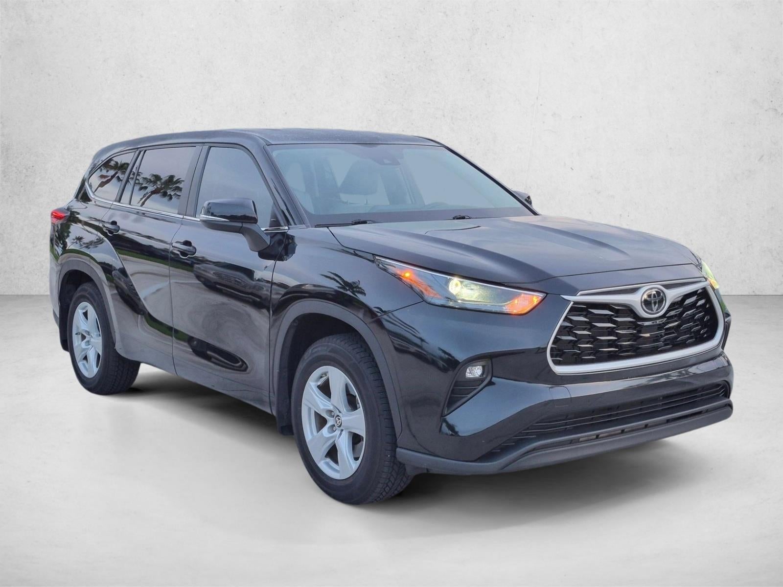 2024 Toyota Highlander LE FWD (Natl)