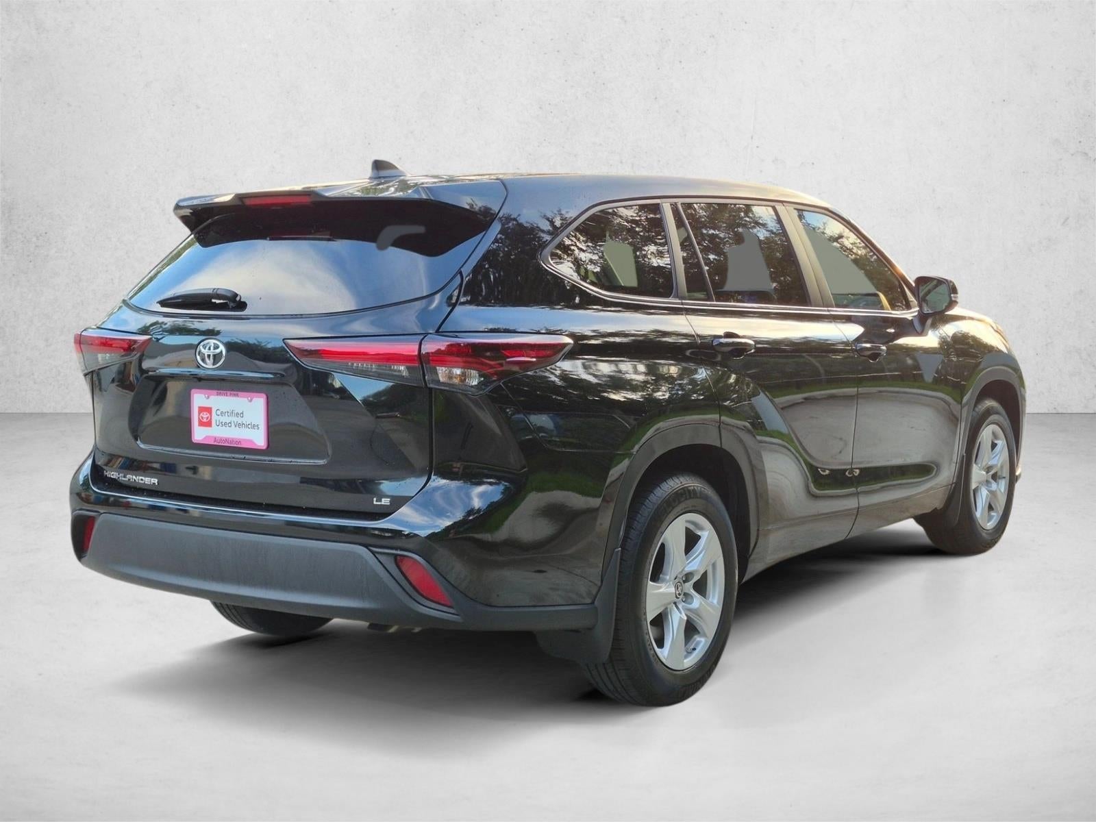 2024 Toyota Highlander LE FWD (Natl)