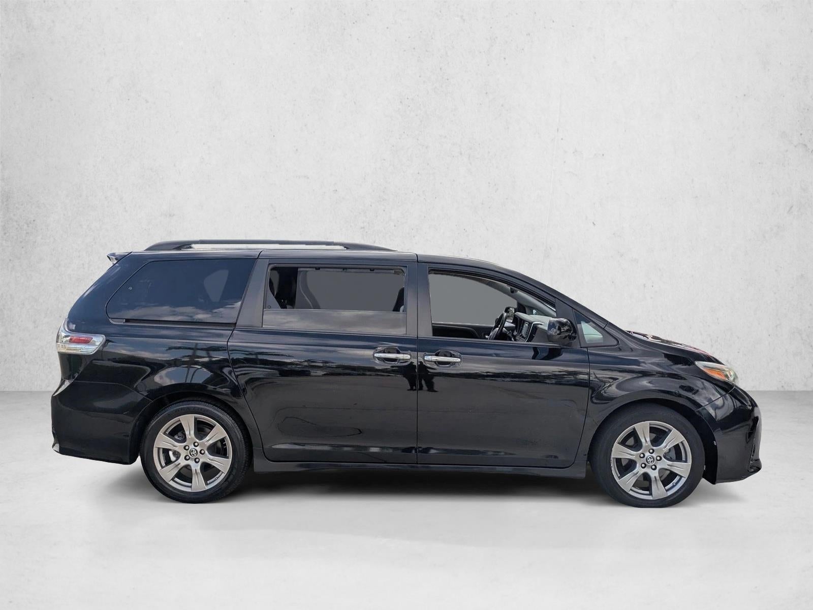 2018 Toyota Sienna SE FWD 8-Passenger (Natl)