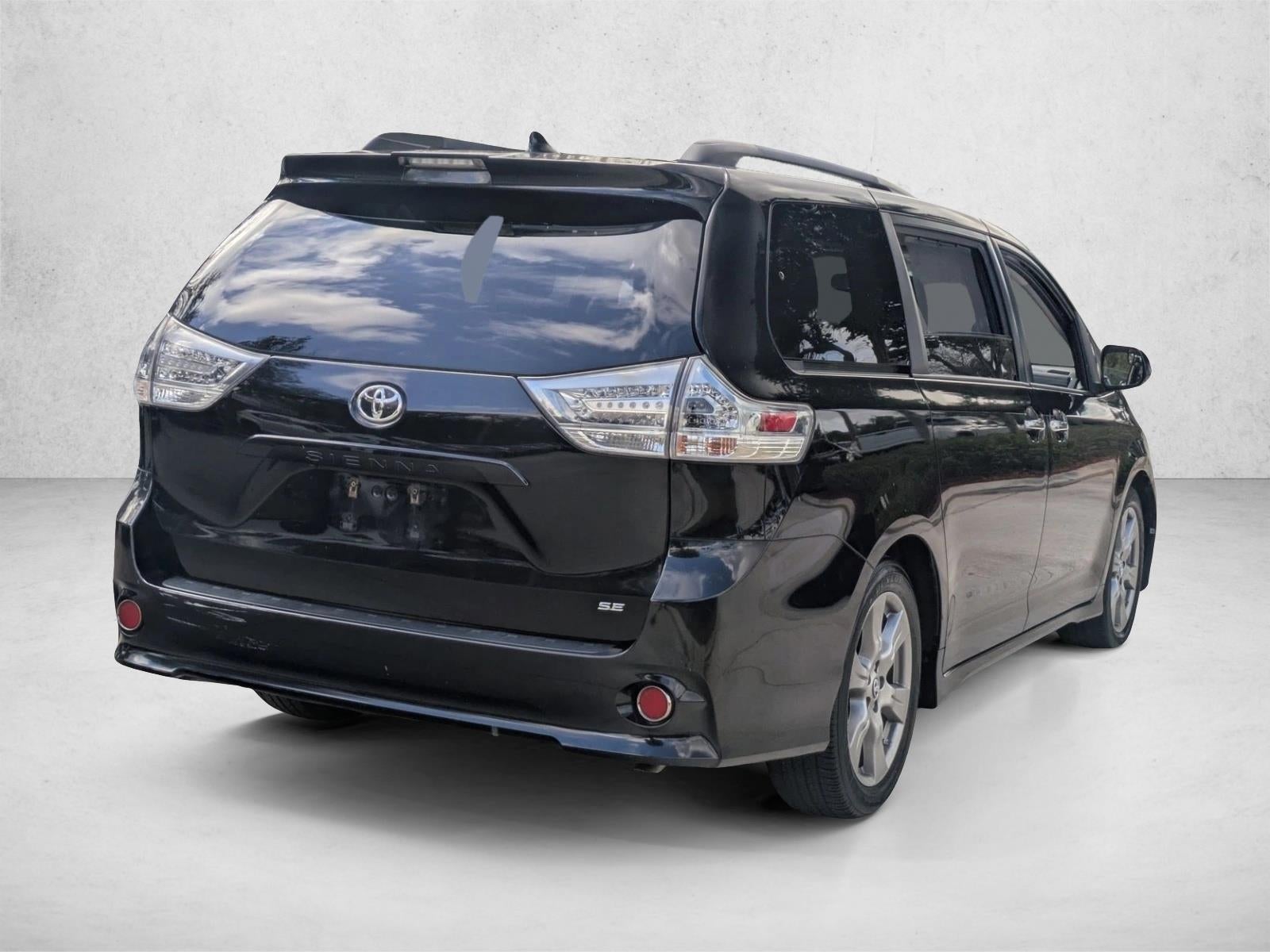 2018 Toyota Sienna SE FWD 8-Passenger (Natl)