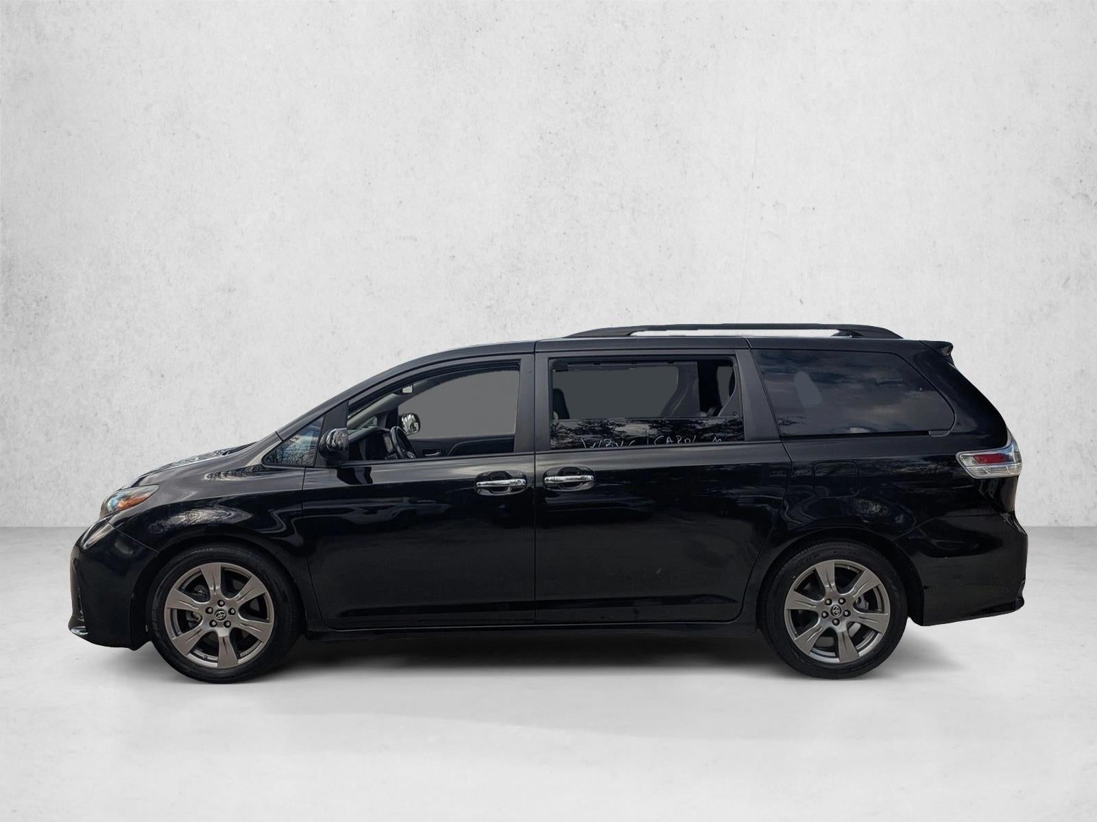 2018 Toyota Sienna SE FWD 8-Passenger (Natl)