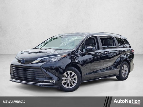 2022 Toyota Sienna XLE FWD 8-Passenger (Natl)