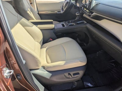2021 Toyota Sienna XLE FWD 8-Passenger (Natl)