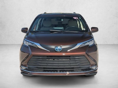 2021 Toyota Sienna XLE FWD 8-Passenger (Natl)