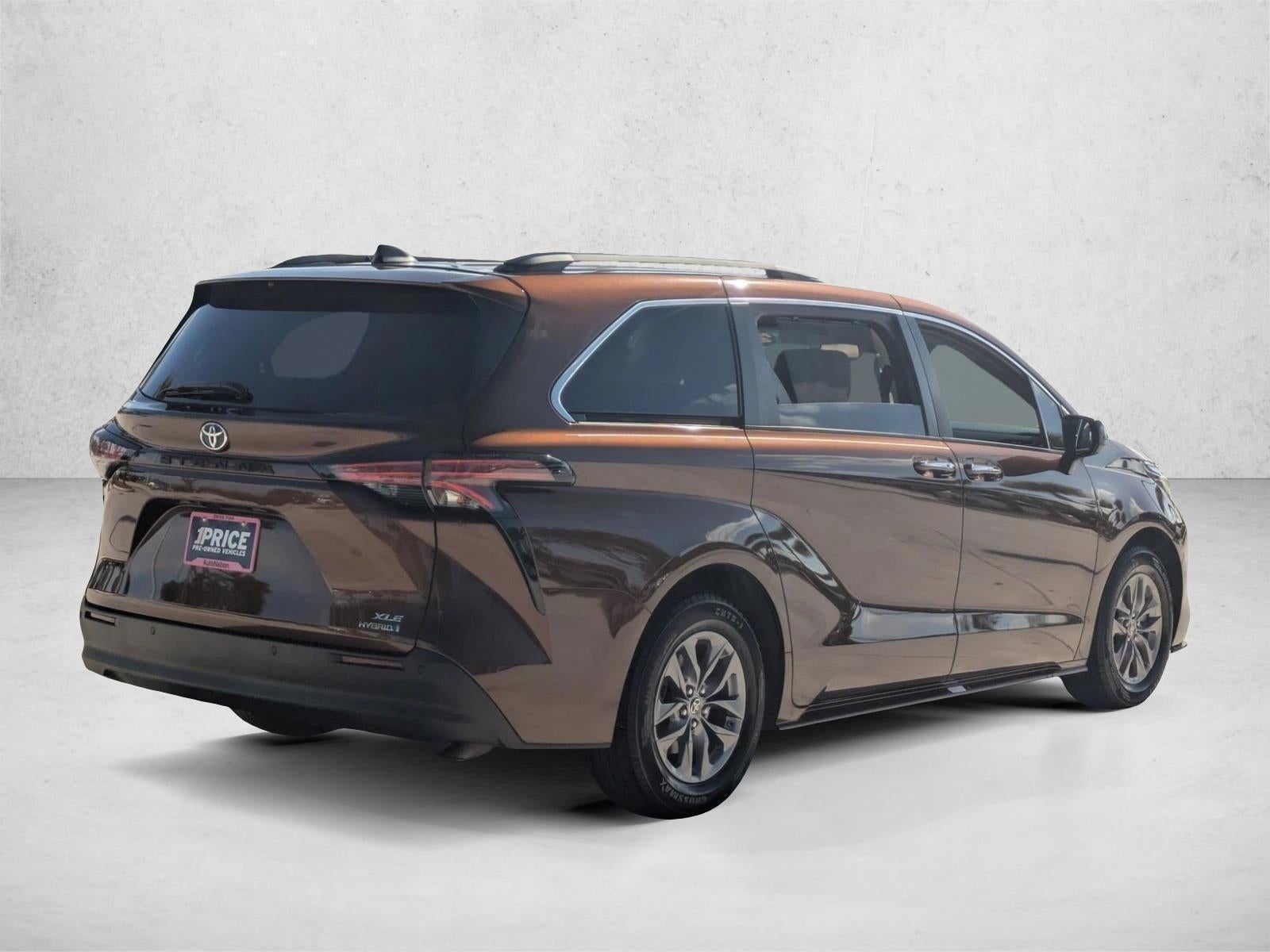 2021 Toyota Sienna XLE FWD 8-Passenger (Natl)