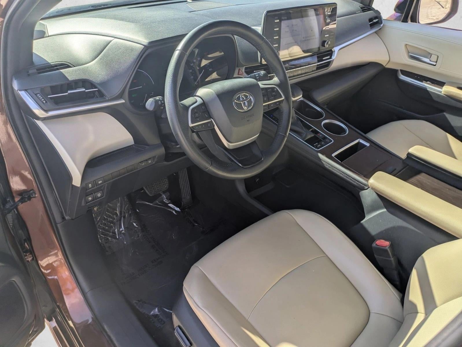 2021 Toyota Sienna XLE FWD 8-Passenger (Natl)