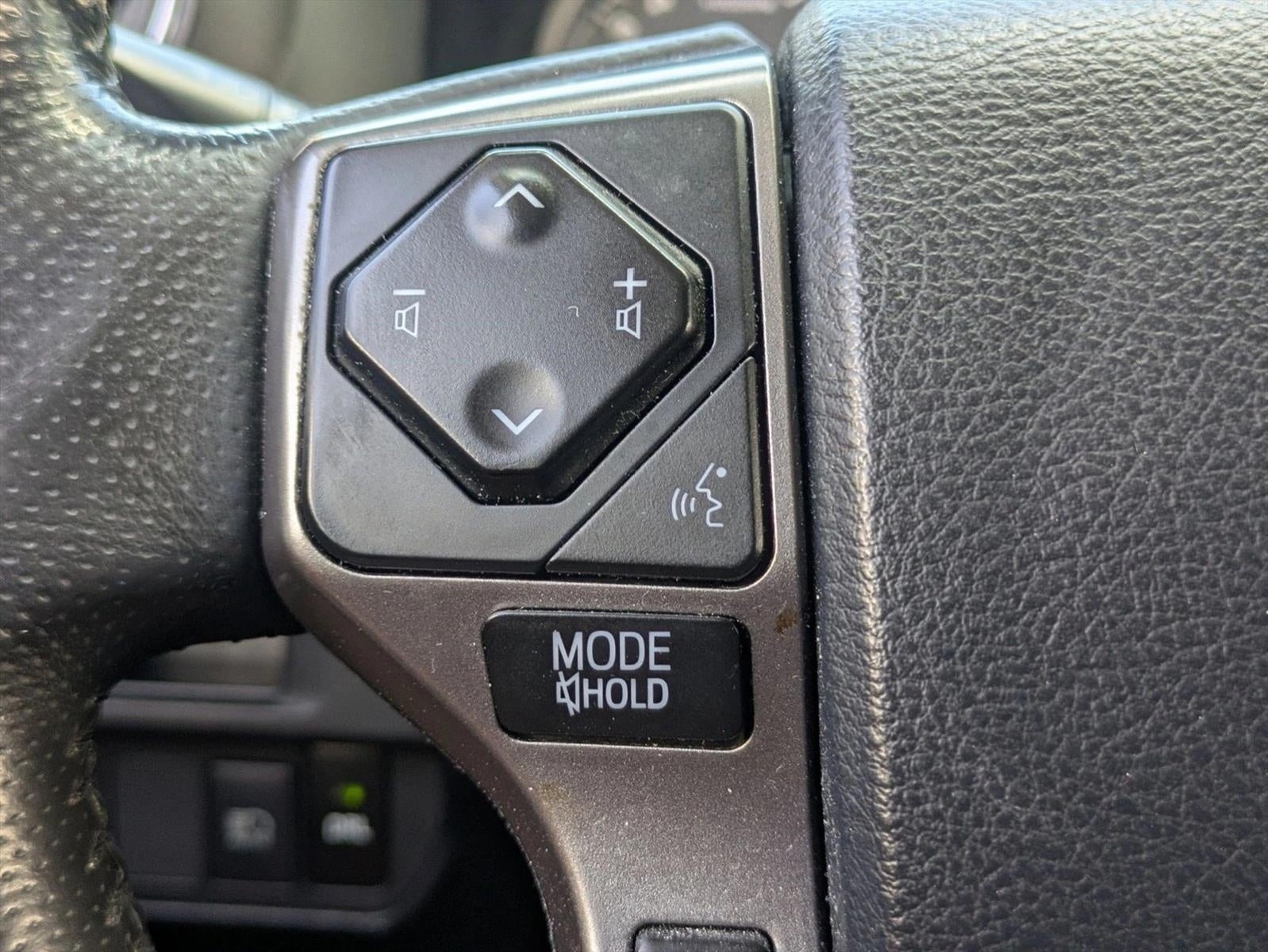 2018 Toyota Tacoma SR5 Double Cab 5' Bed V6 4x2 AT (GS)