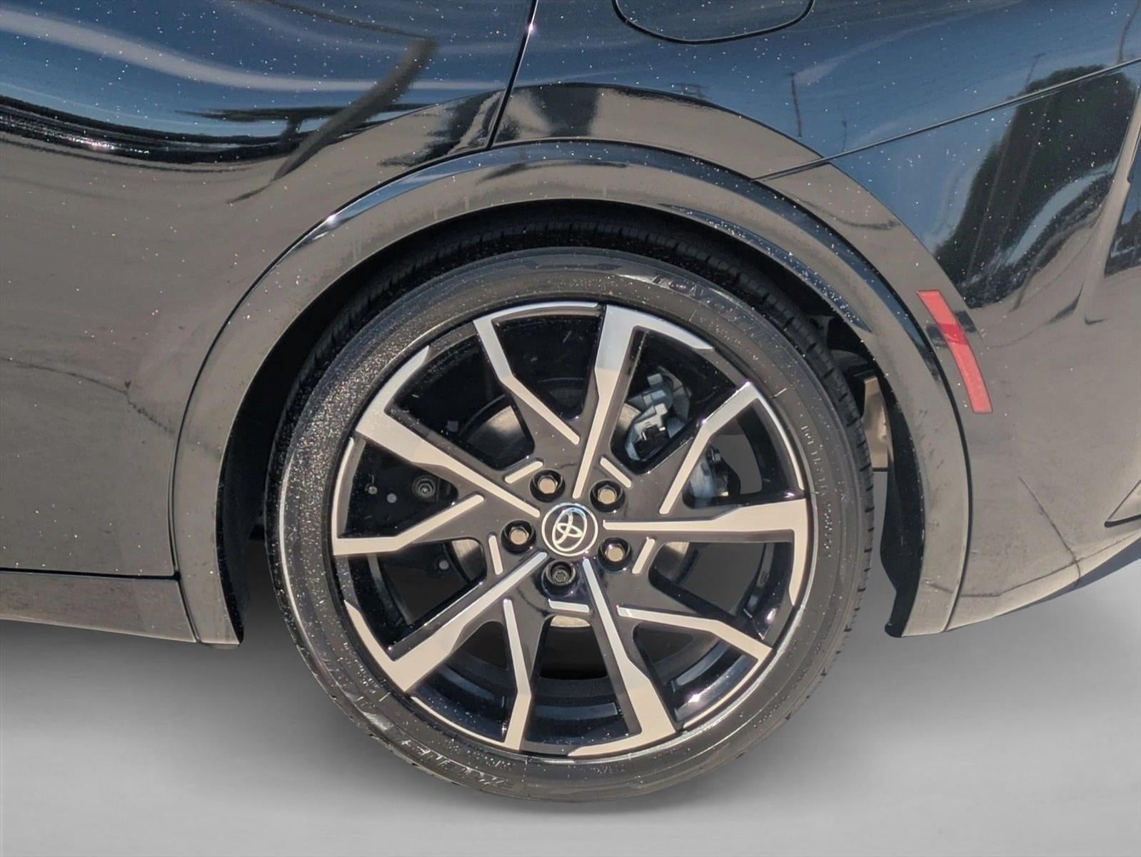 2025 Toyota Prius Plug-In Hybrid XSE (Natl)