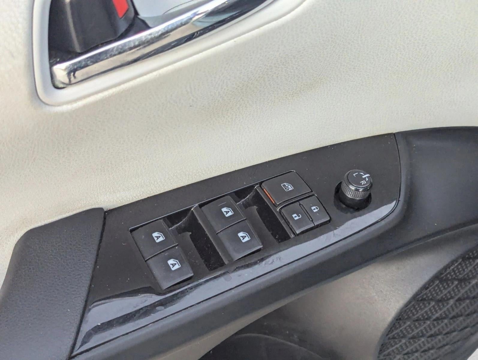2017 Toyota Prius Two (SE)