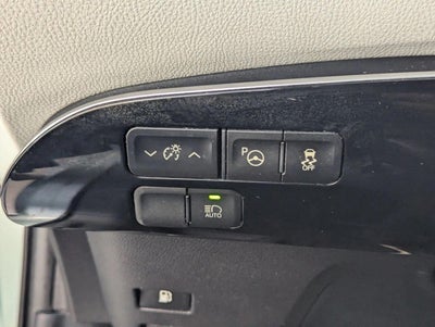 2017 Toyota Prius Two (SE)