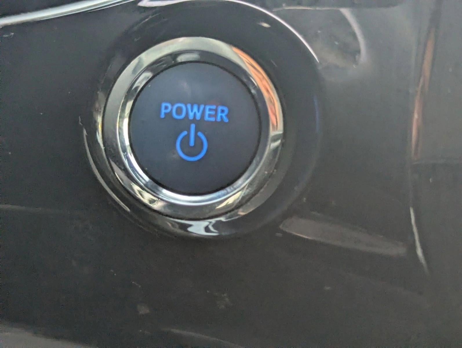 2017 Toyota Prius Two (SE)