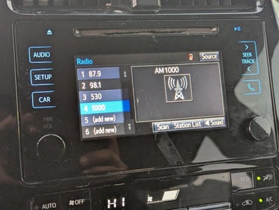 2017 Toyota Prius Two (SE)