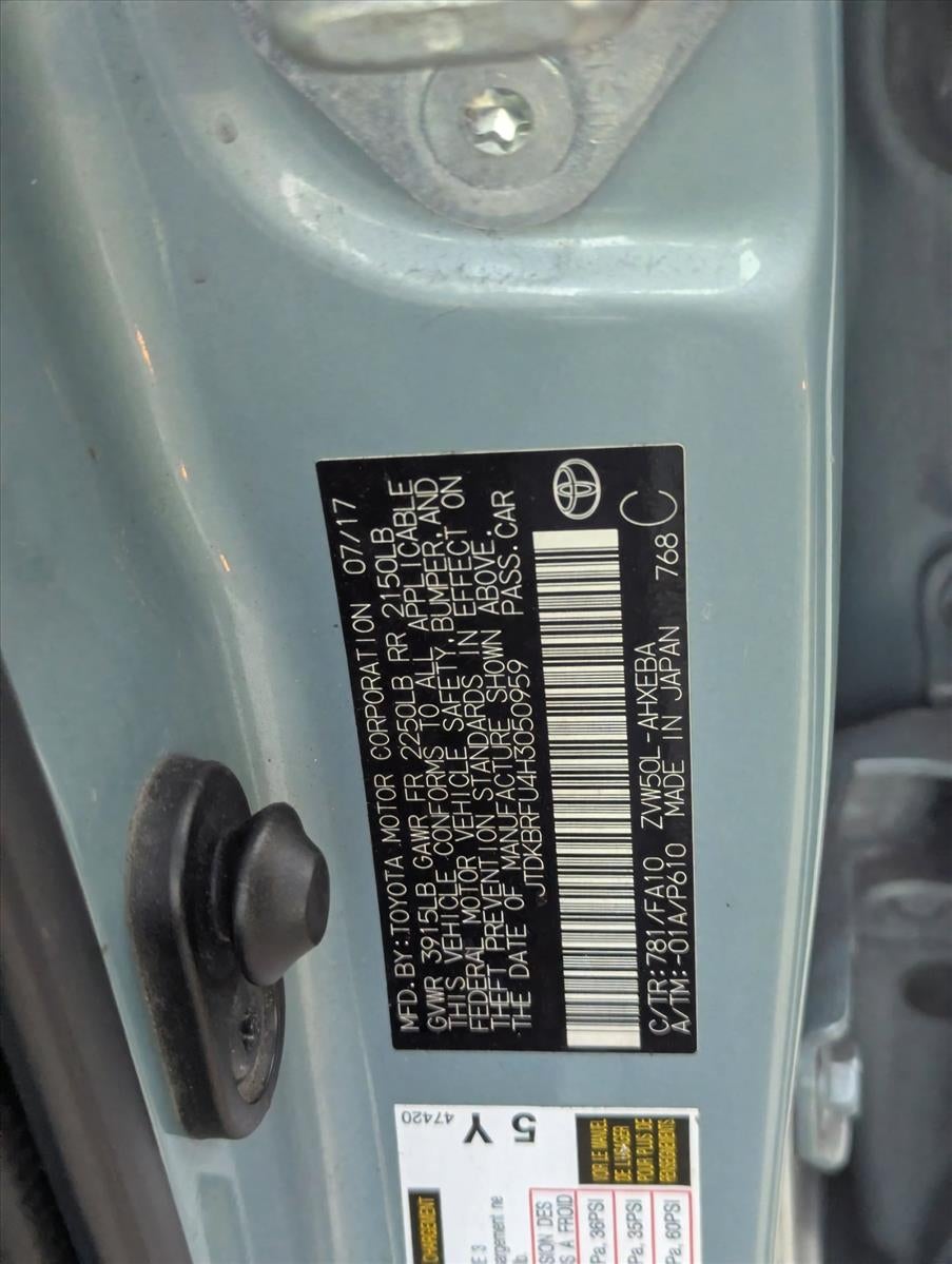 2017 Toyota Prius Two (SE)
