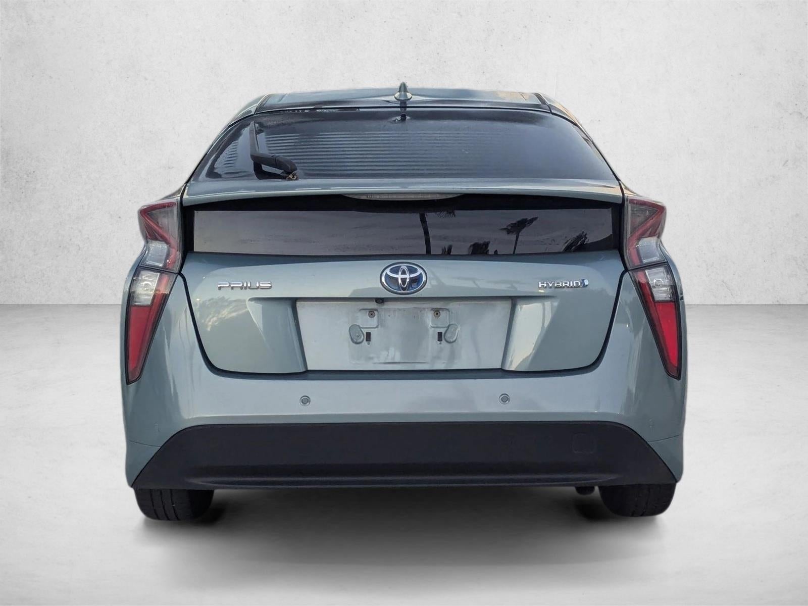 2017 Toyota Prius Two (SE)
