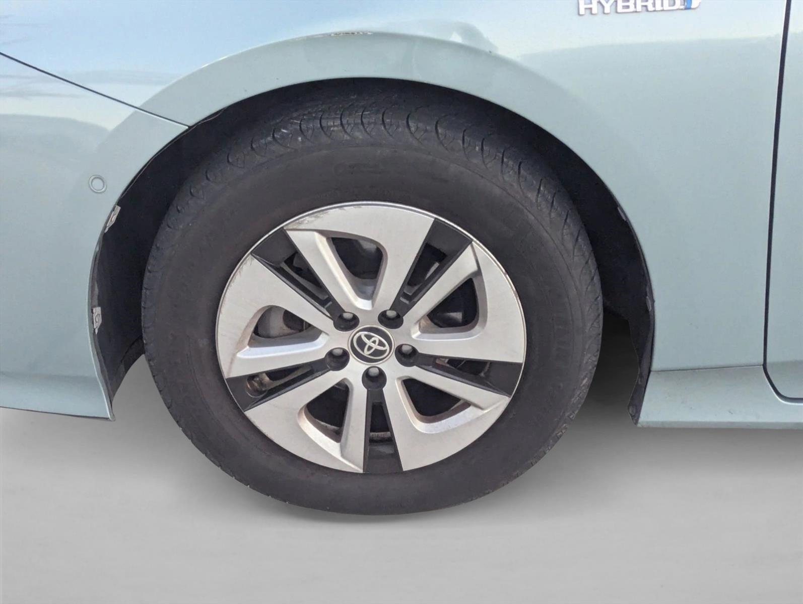 2017 Toyota Prius Two (SE)