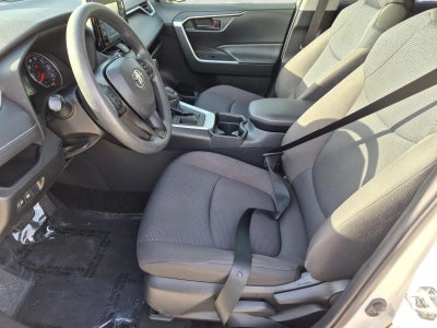 2020 Toyota RAV4 LE FWD (GS)