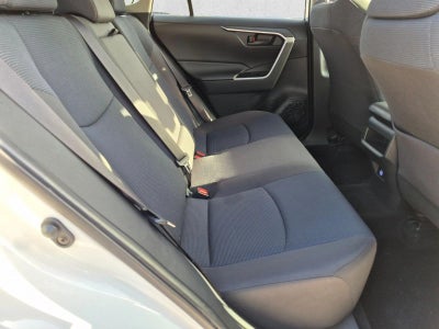 2020 Toyota RAV4 LE FWD (GS)