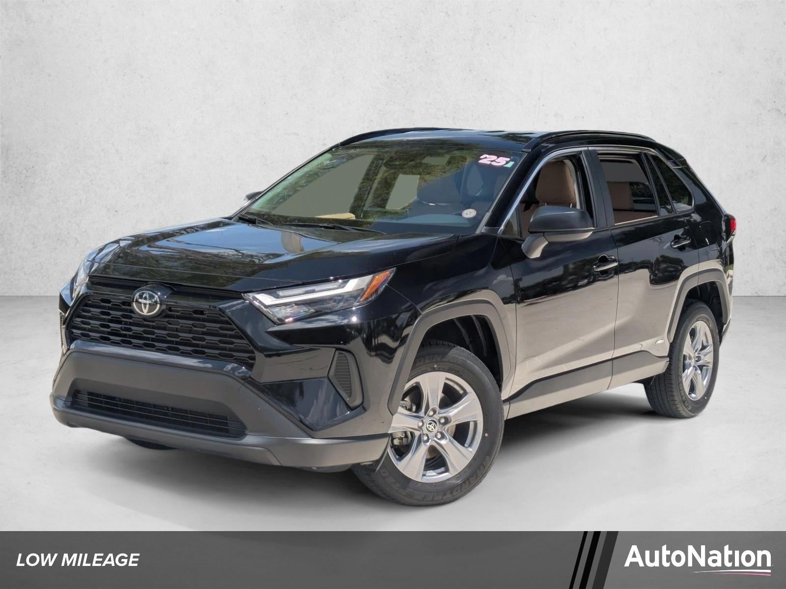 2025 Toyota RAV4 Hybrid LE AWD (Natl)