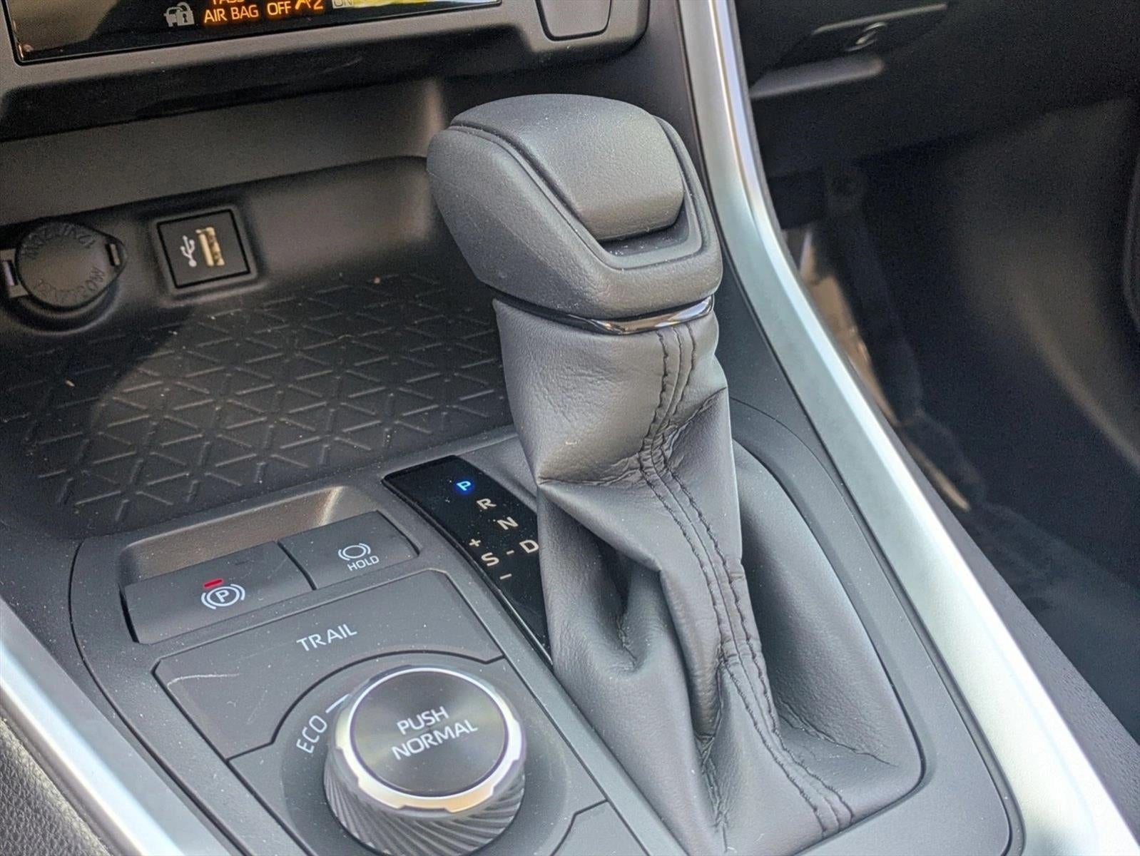 2025 Toyota RAV4 Hybrid LE AWD (Natl)