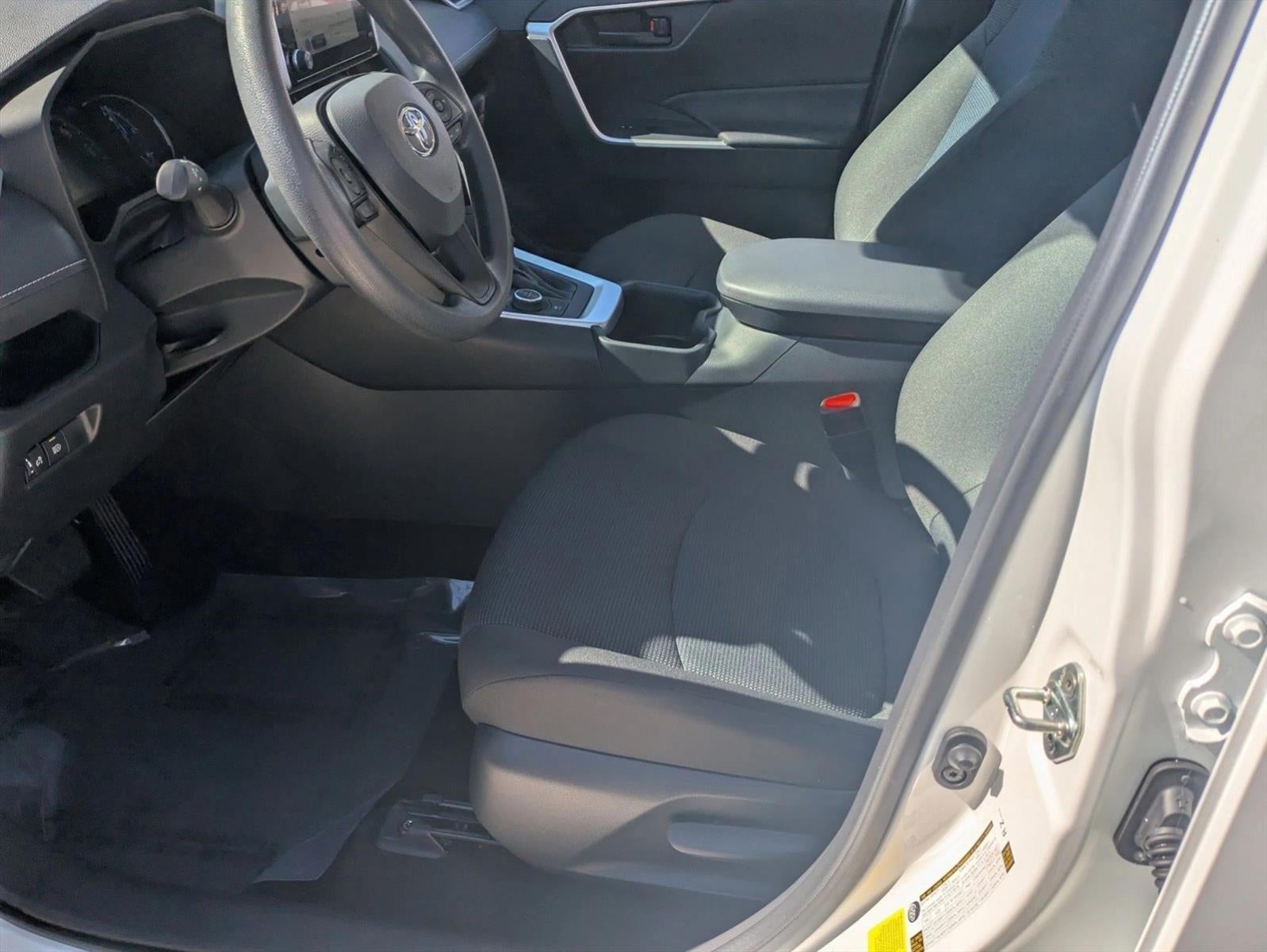 2025 Toyota RAV4 Hybrid LE AWD (Natl)