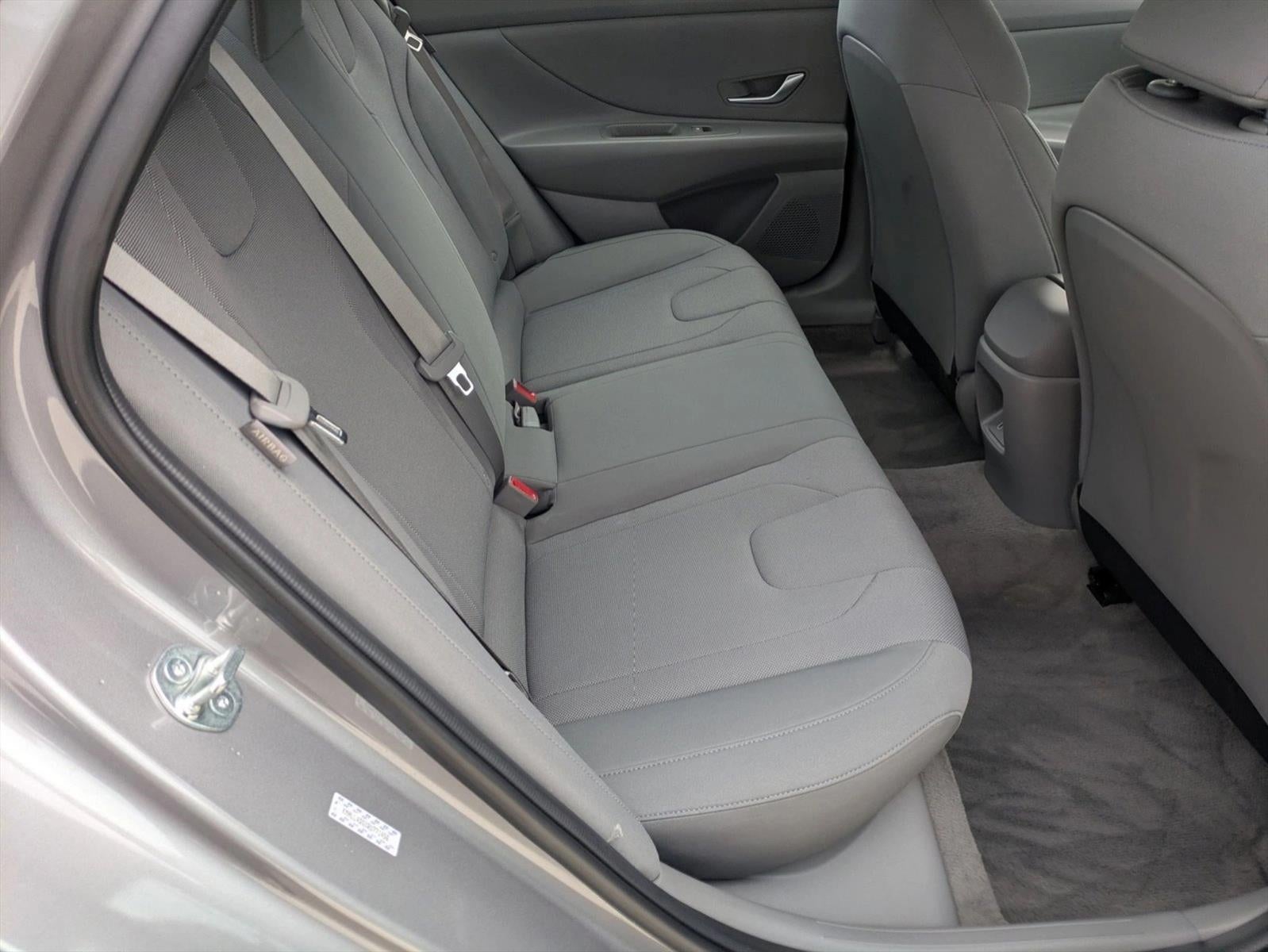 2024 Hyundai ELANTRA SE IVT