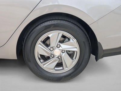 2024 Hyundai ELANTRA SE IVT