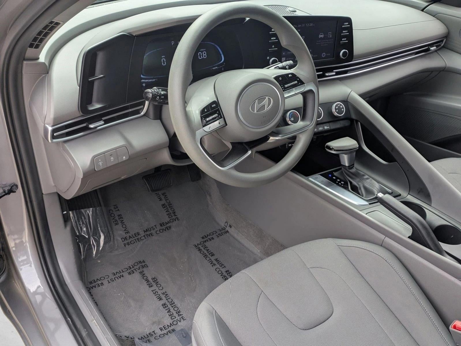 2024 Hyundai ELANTRA SE IVT