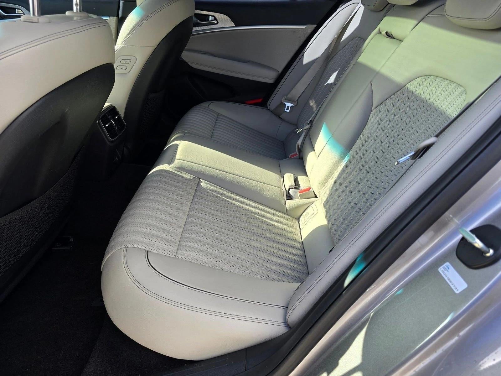 2023 Genesis G70 3.3T RWD