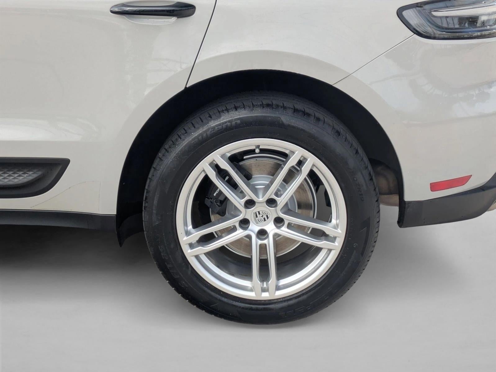 2022 Porsche Macan AWD