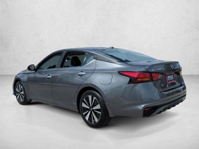 2022 Nissan Altima 2.5 SV Sedan
