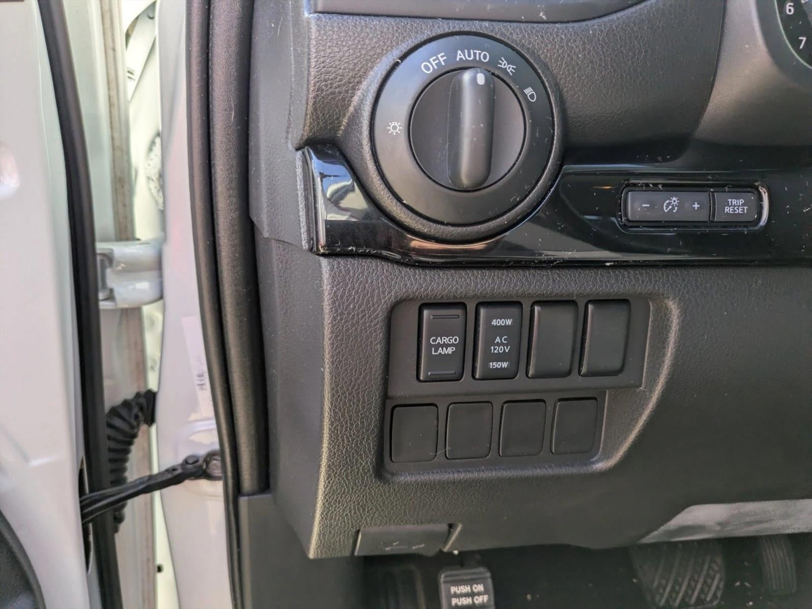 2023 Nissan Titan 4x2 Crew Cab SV