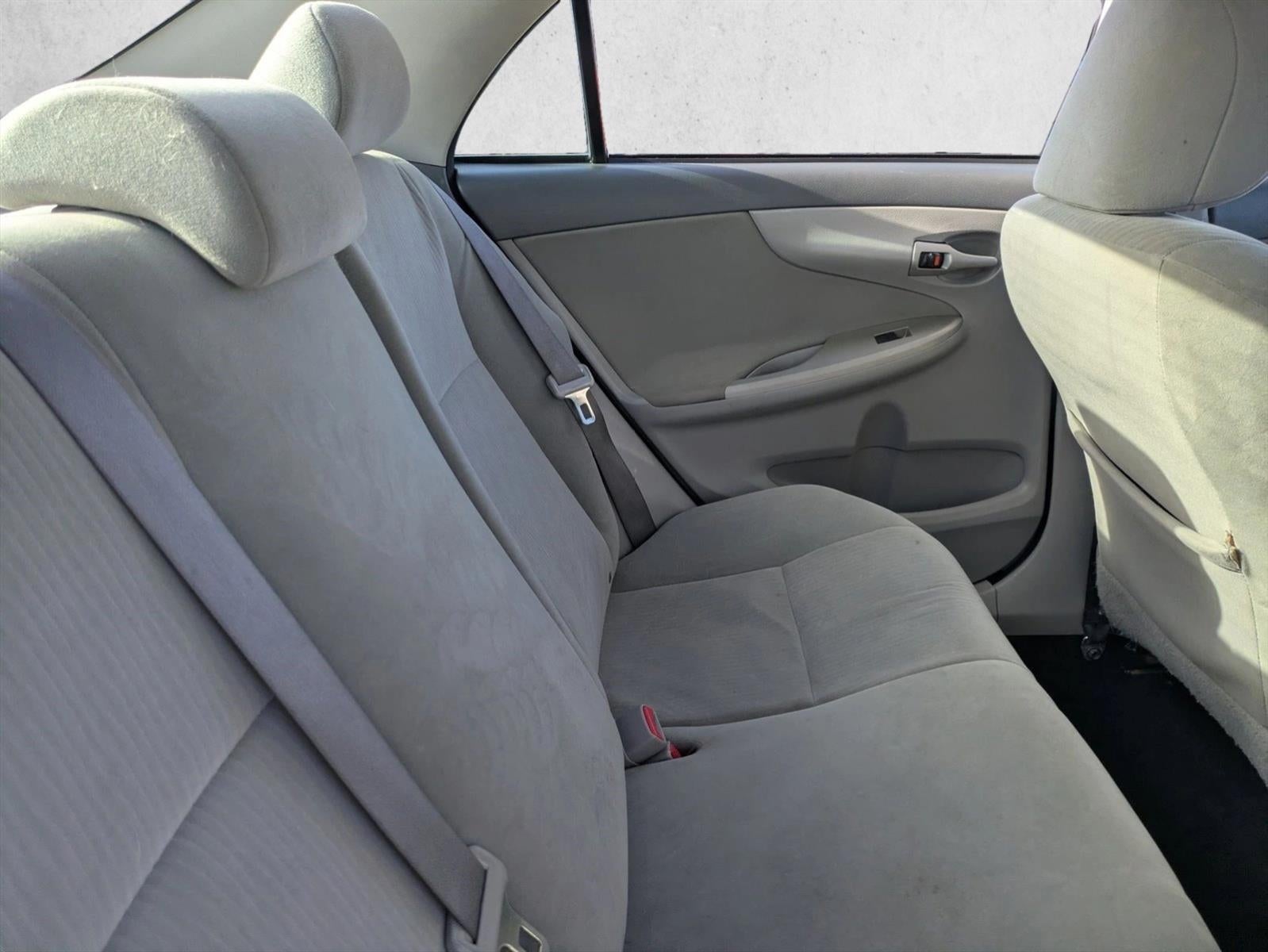 2010 Toyota Corolla 4dr Sdn Auto LE (Natl)