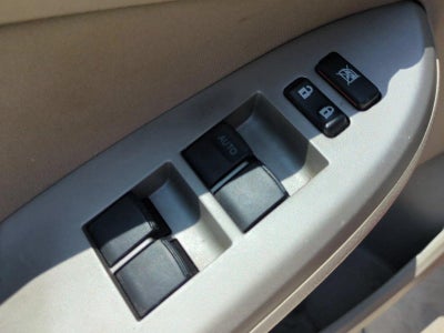 2013 Toyota Corolla 4dr Sdn Auto LE (Natl)