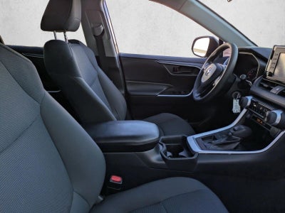 2019 Toyota RAV4 LE FWD (GS)