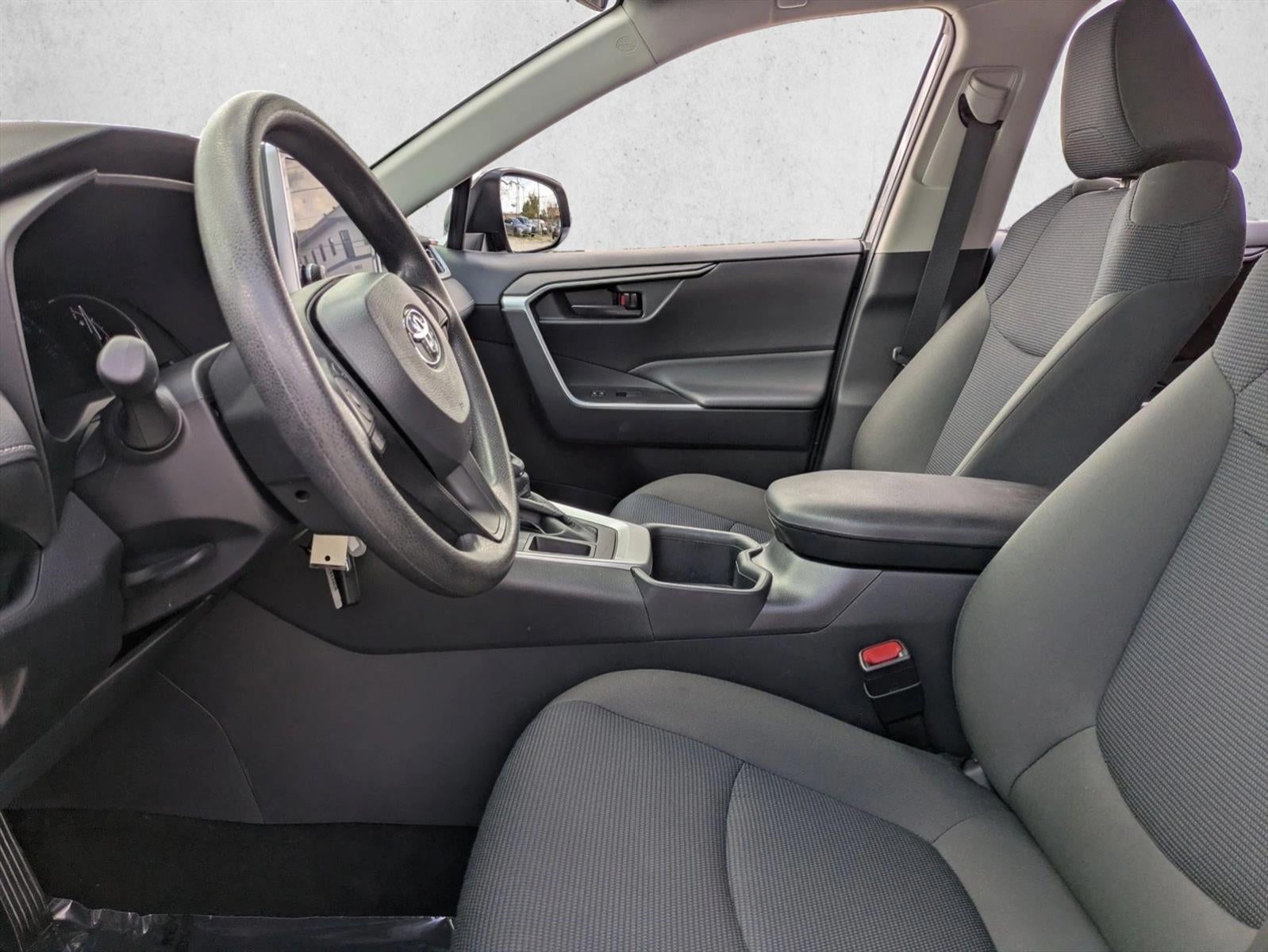 2025 Toyota RAV4 LE FWD (GS)