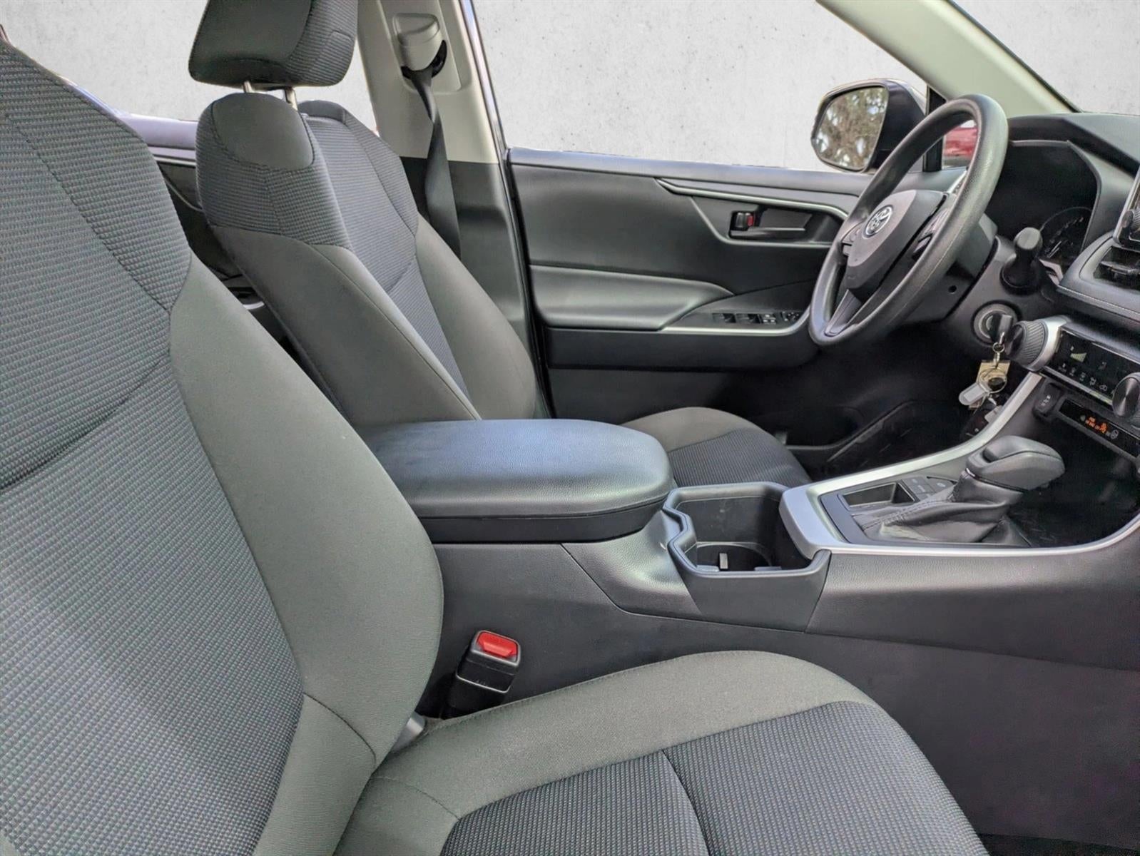 2025 Toyota RAV4 LE FWD (GS)