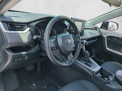 2020 Toyota RAV4 LE FWD (GS)
