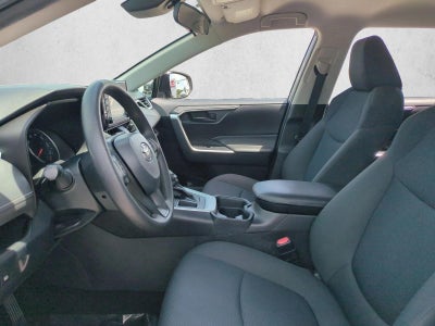 2020 Toyota RAV4 LE FWD (GS)