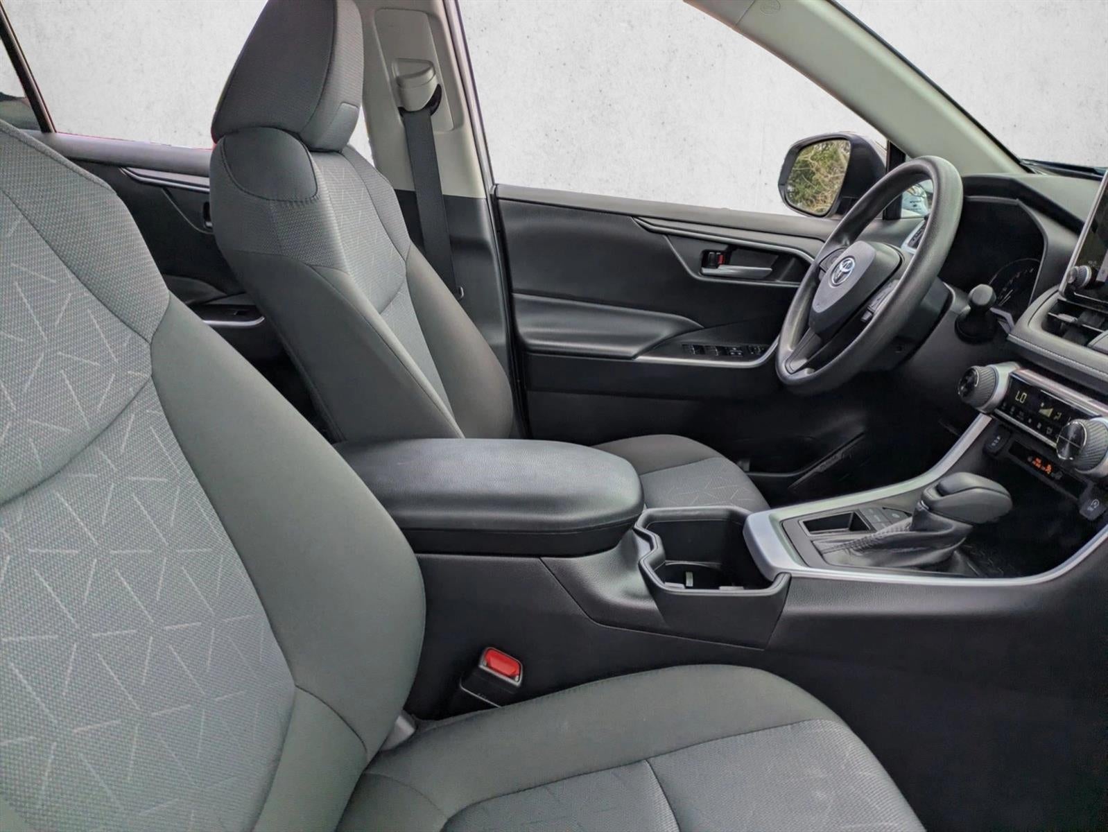 2024 Toyota RAV4 XLE FWD (GS)