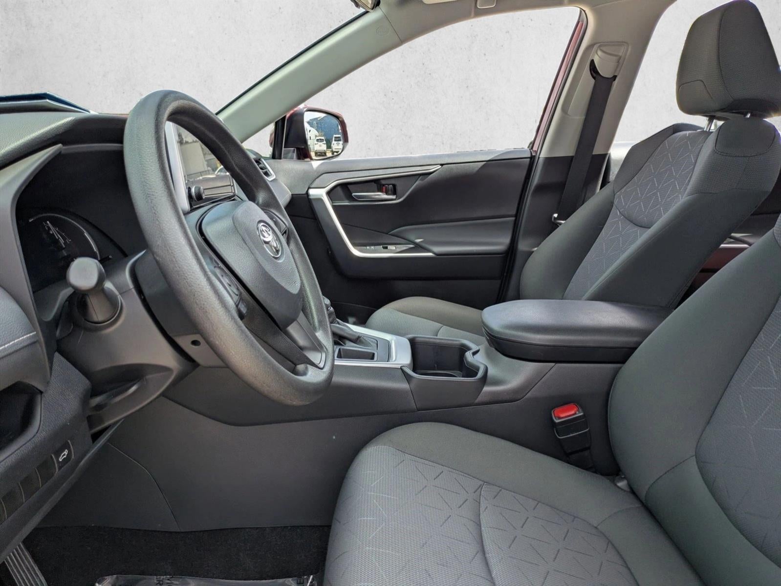 2025 Toyota RAV4 XLE FWD (GS)