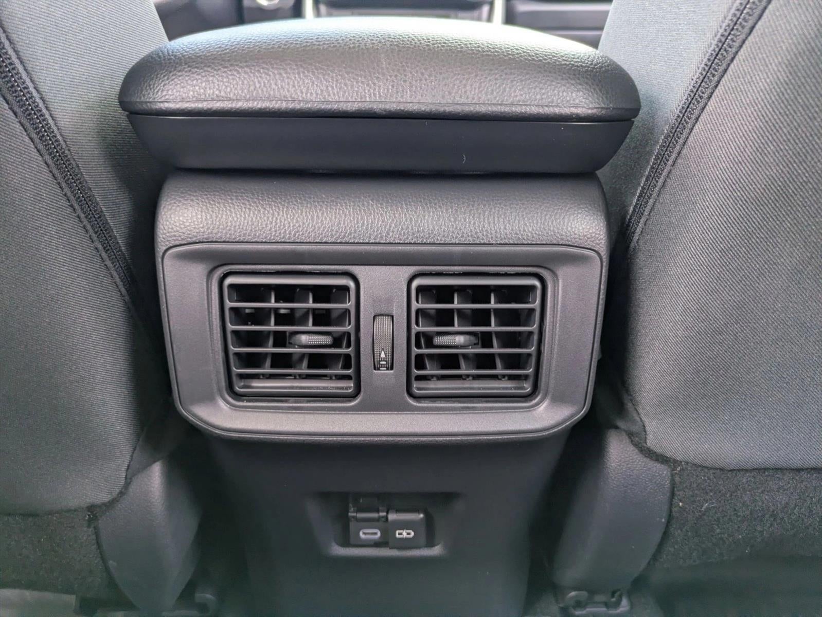 2025 Toyota RAV4 XLE FWD (GS)