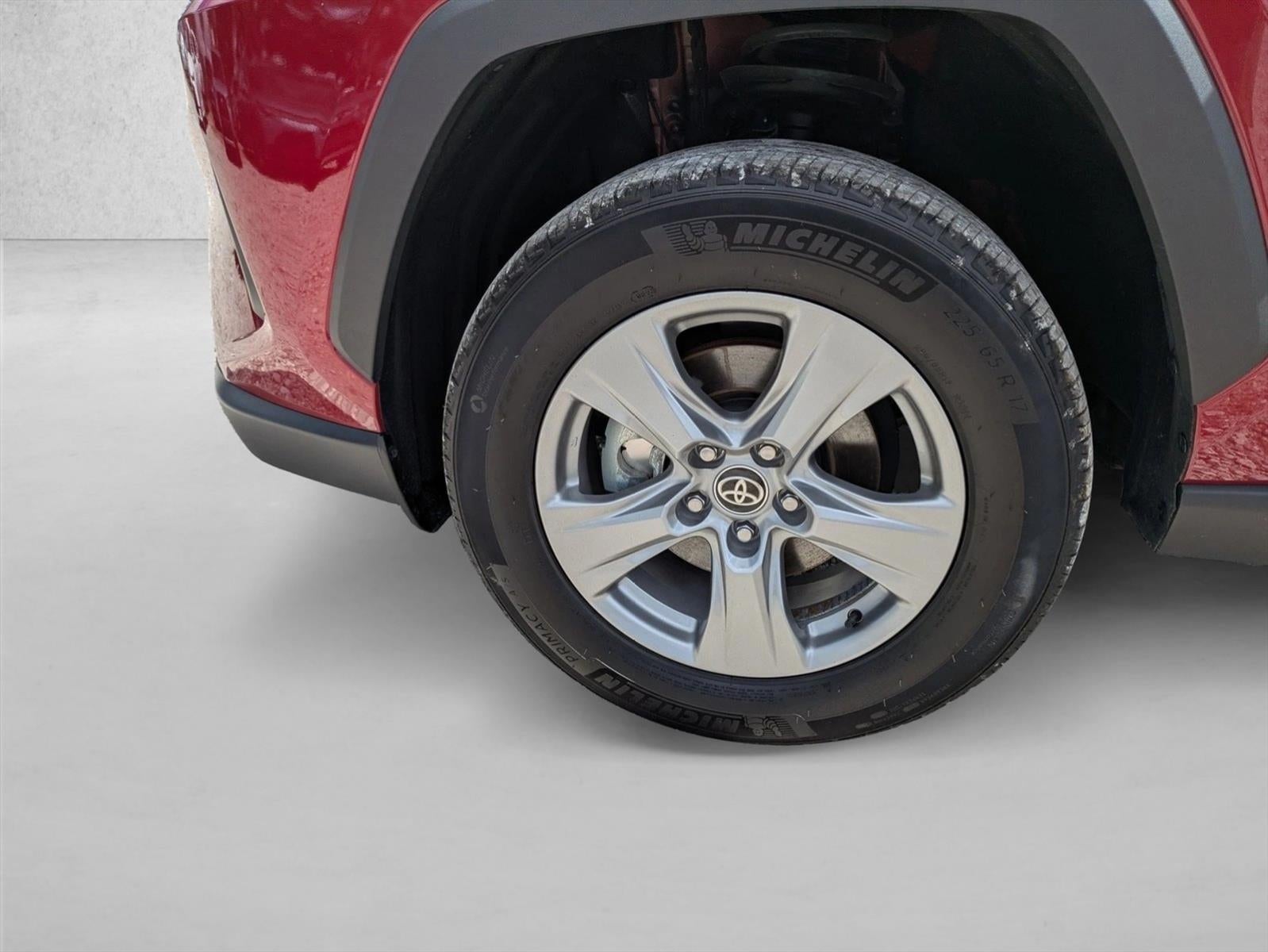 2025 Toyota RAV4 XLE FWD (GS)