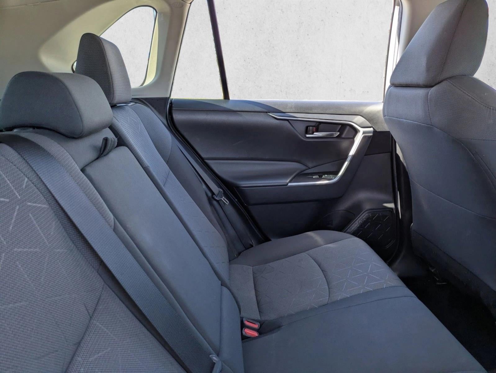 2021 Toyota RAV4 XLE FWD (GS)