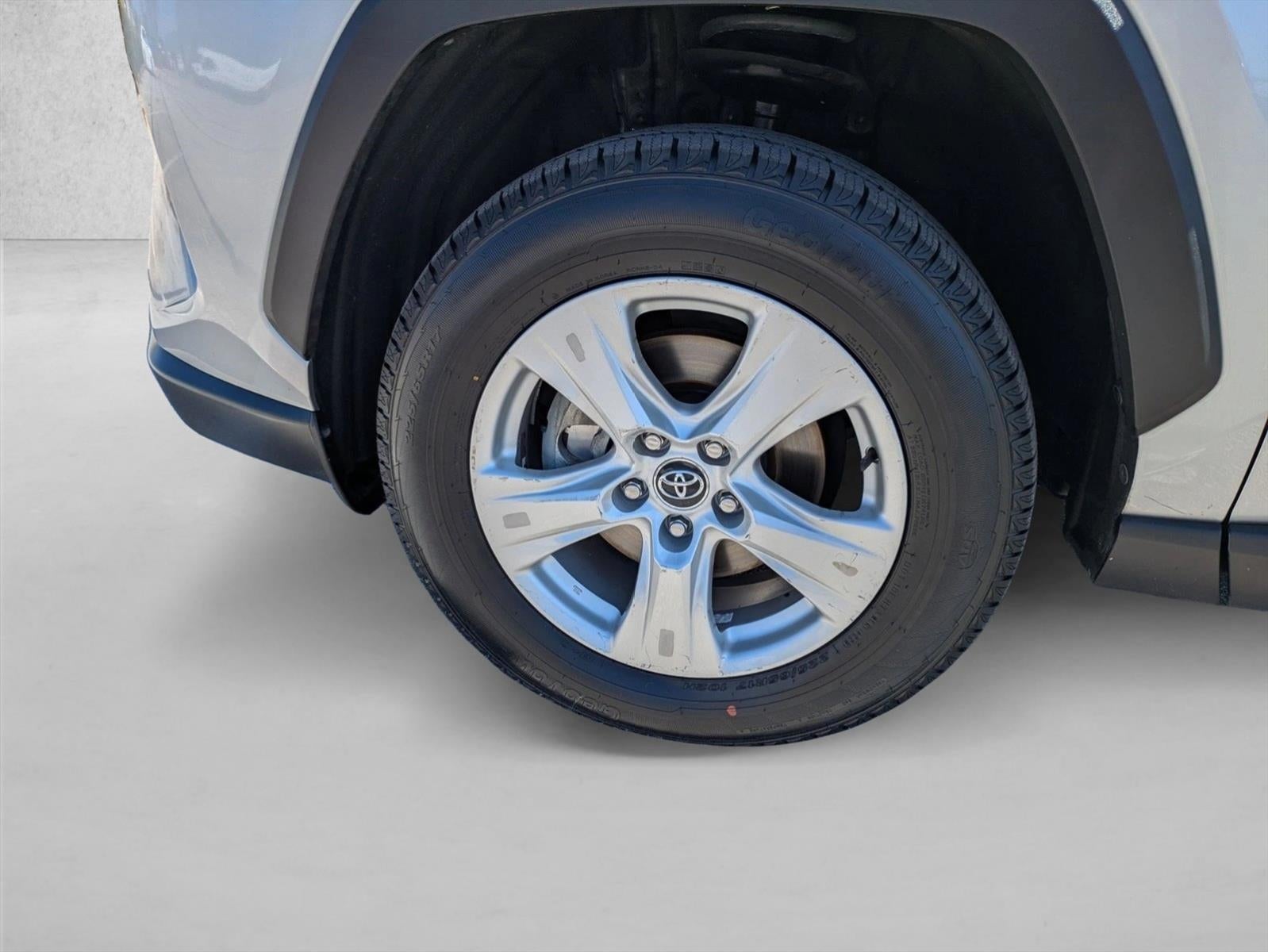 2021 Toyota RAV4 XLE FWD (GS)