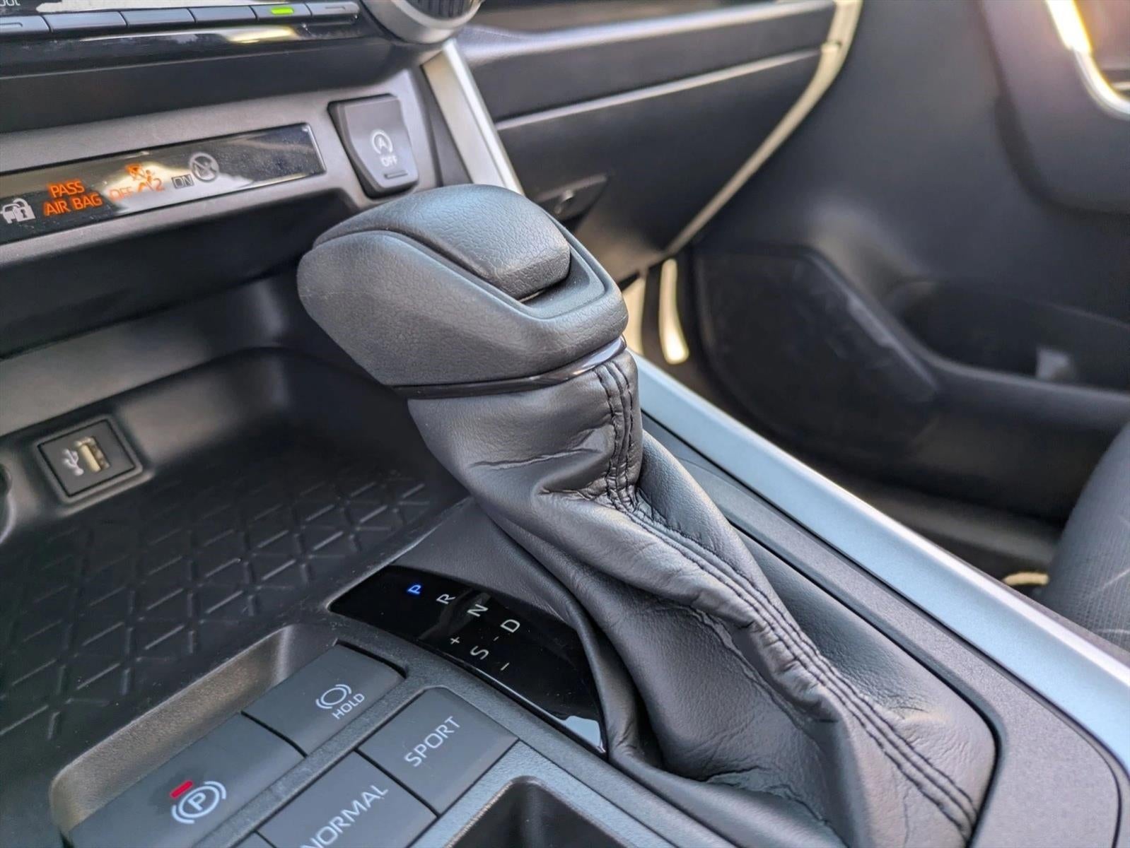 2025 Toyota RAV4 XLE FWD (GS)