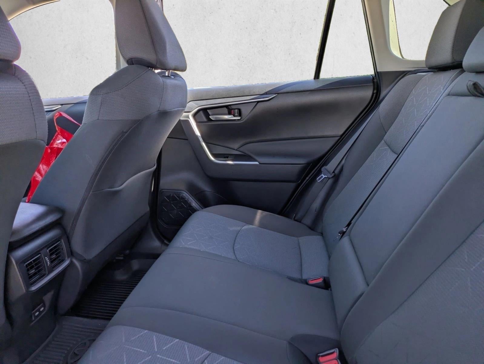 2025 Toyota RAV4 XLE FWD (GS)