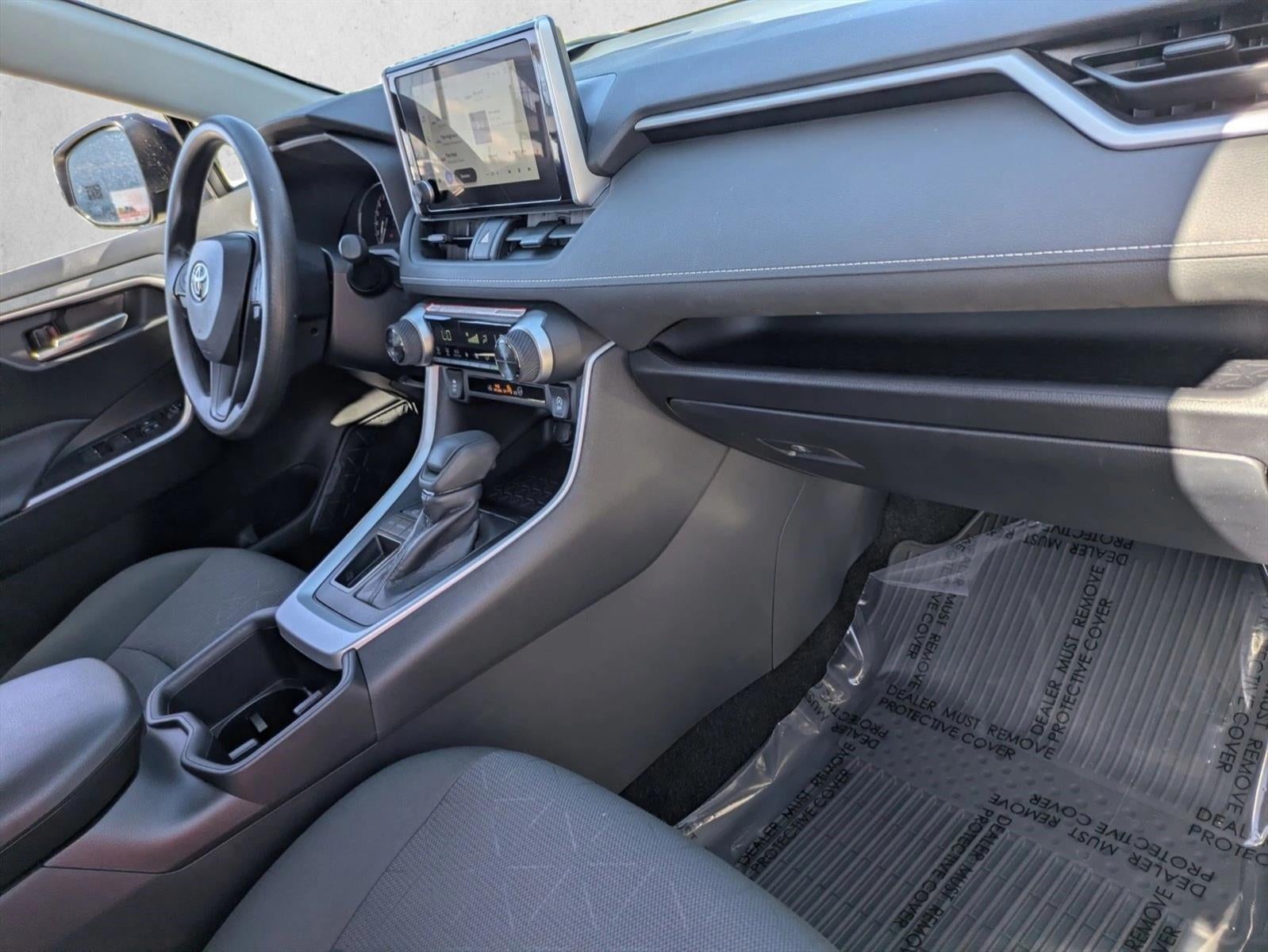 2025 Toyota RAV4 XLE FWD (GS)